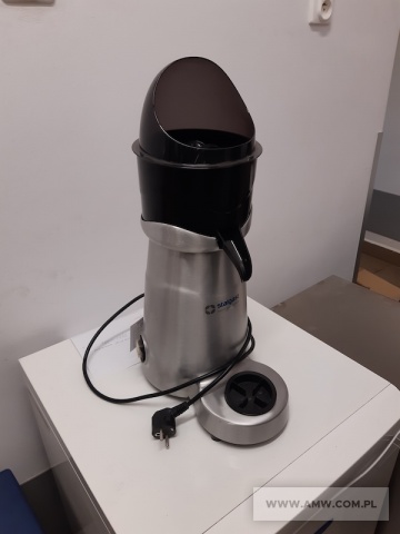 Wyposażenie i sprzęt kuchenny - pakiet zawierający 16 poz. asort. (wg oddzielnego wykazu), w tym m.in.: krajalnica pieczywa, schładzarka szokowa, pakowarka próżniowa itp. 